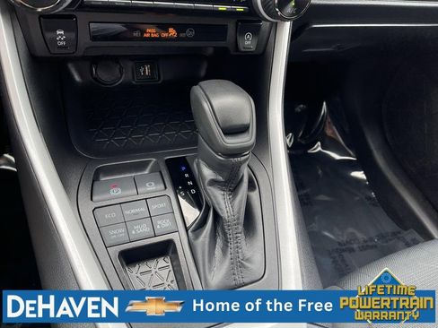 Used 2025 Toyota RAV4 XLE AWD/4WD image 15