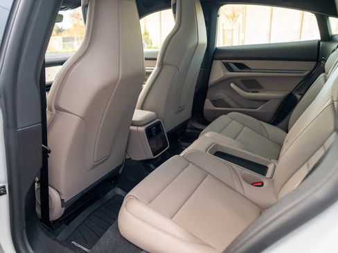 Used 2025 Porsche Taycan image 21