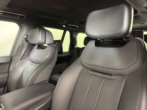 Certified 2025 Land Rover Range Rover SV image 15