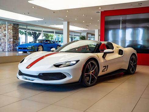 Used 2025 Ferrari 296 GTS RWD image 4