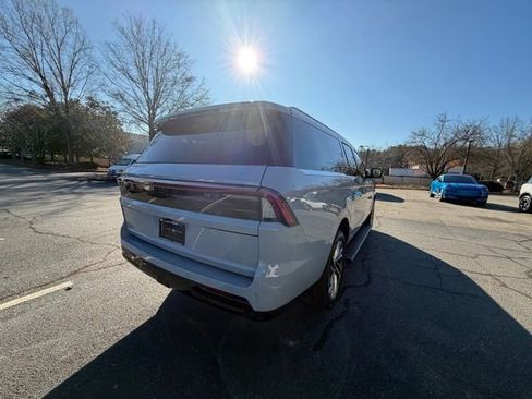 New 2025 Lincoln Navigator L Reserve image 7