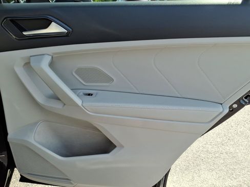 Certified 2023 Volkswagen Tiguan SE R-Line FWD image 10