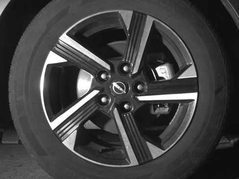 Used 2025 Nissan Sentra SV image 13