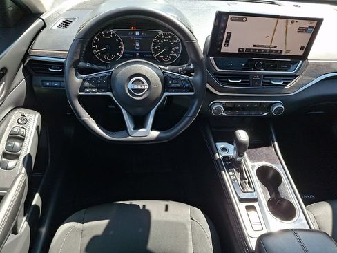 Certified 2024 Nissan Altima 2.5 SV w/ SV Premium Package FWD image 13