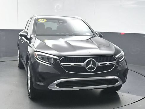 Used 2025 Mercedes-Benz GLC 300 image 3