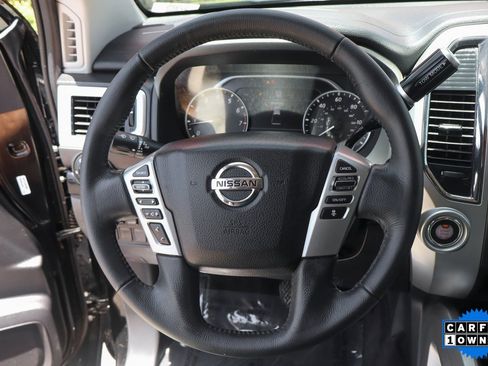 Used 2020 Nissan Titan SV w/ SV Convenience Package image 19
