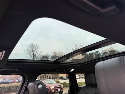 Used 2017 Land Rover Range Rover Sport image 42