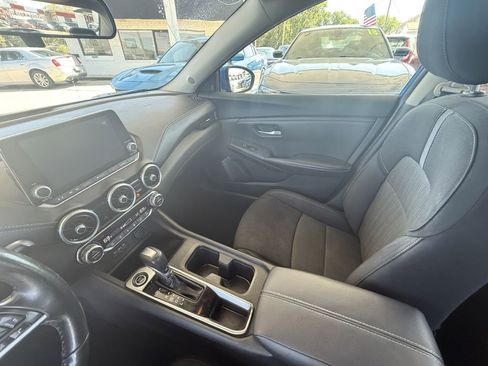 Used 2021 Nissan Sentra SV image 18