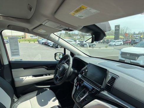 New 2026 Honda Odyssey Elite image 12