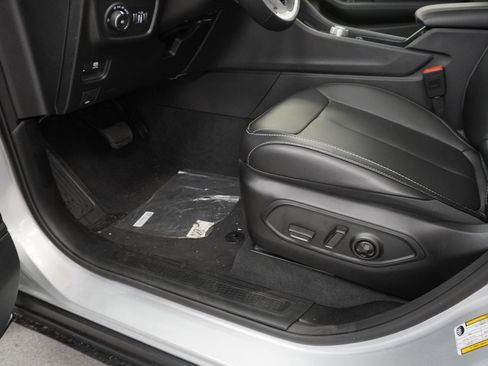 New 2025 Jeep Grand Cherokee Limited w/ Black Appearance Package image 29