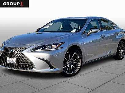 Used 2025 Lexus ES 300h w/ Premium Package