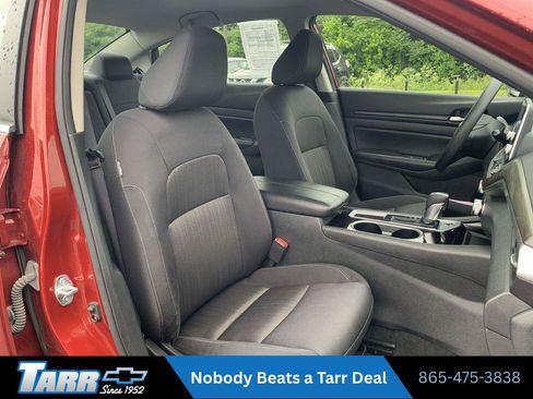 Used 2024 Nissan Altima 2.5 SV FWD image 24