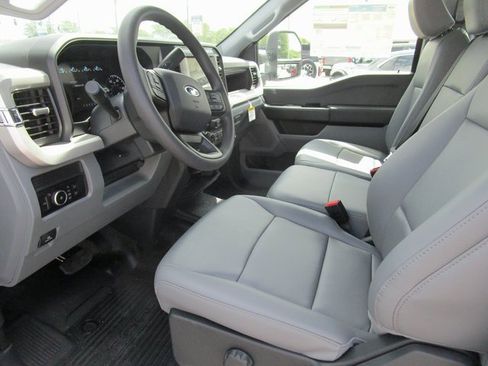 New 2025 Ford F250 XL w/ FX4 Off-Road Package image 25