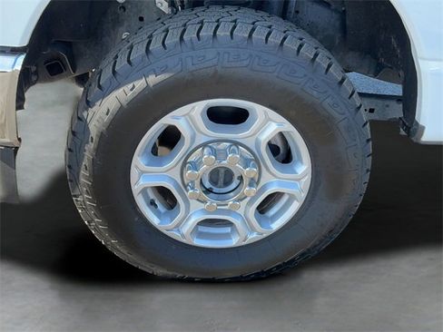 Used 2025 Ford F250 XLT image 9