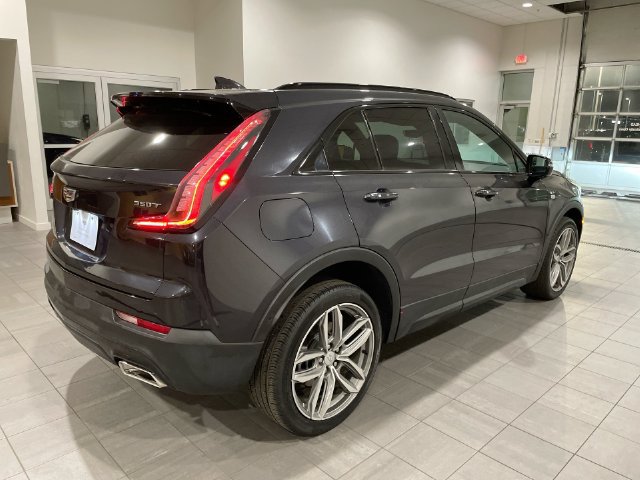Used 2022 Cadillac XT4 Sport w/ Enhanced Visibility Package FWD image 6