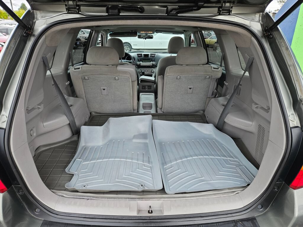 Used 2010 Toyota Highlander 4WD w/ Tow Pkg image 10