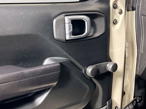 Used 2020 Jeep Gladiator Sport AWD/4WD image 16