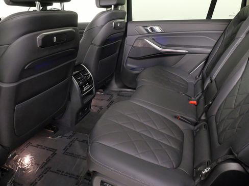Used 2023 BMW X7 xDrive40i image 38