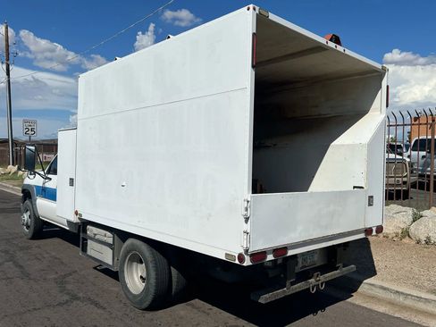 Used 2002 Chevrolet Silverado 3500 2WD Regular Cab image 8