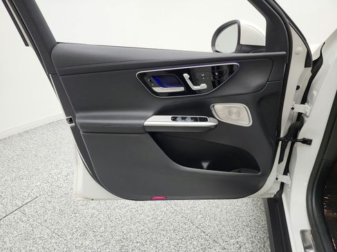 Used 2023 Mercedes-Benz GLC 300 4MATIC image 12