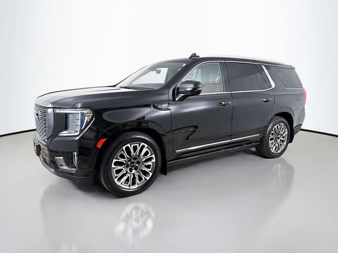 Used 2023 GMC Yukon Denali Ultimate w/ LPO, Floor Liner Package AWD/4WD image 3