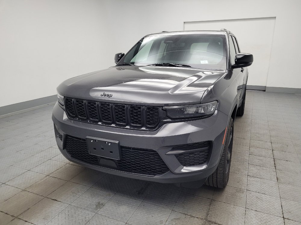 Used 2023 Jeep Grand Cherokee Altitude AWD/4WD image 15