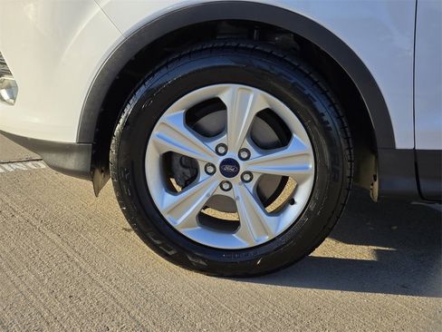 Used 2016 Ford Escape SE w/ Equipment Group 201A image 17