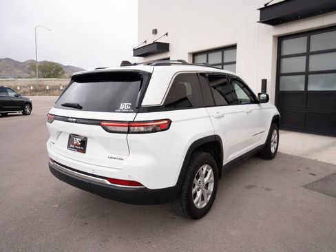 Used 2023 Jeep Grand Cherokee Limited AWD/4WD image 7