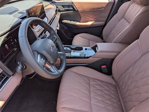 New 2025 Mitsubishi Outlander SEL image 11