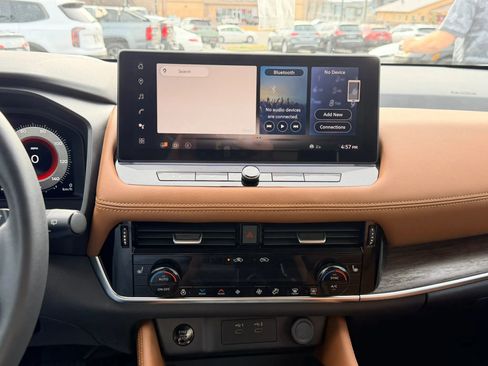 Used 2024 Nissan Rogue Platinum w/ Platinum Premium Package FWD image 22