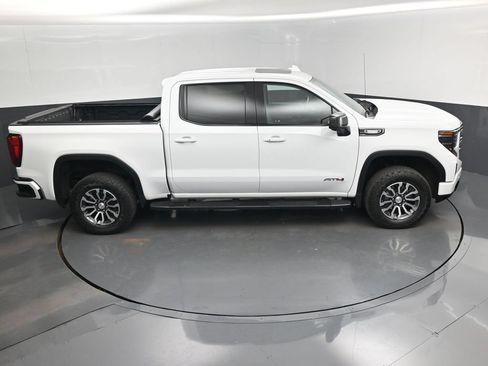 Used 2023 GMC Sierra 1500 AT4 w/ AT4 Preferred Package AWD/4WD image 13