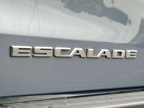 Used 2015 Cadillac Escalade Luxury AWD/4WD image 13