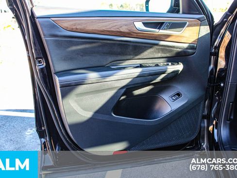 Used 2024 Volkswagen Atlas SE image 40