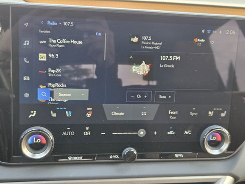 Used 2025 Lexus RX 350 Premium w/ Accessory Package (Z1) FWD image 10