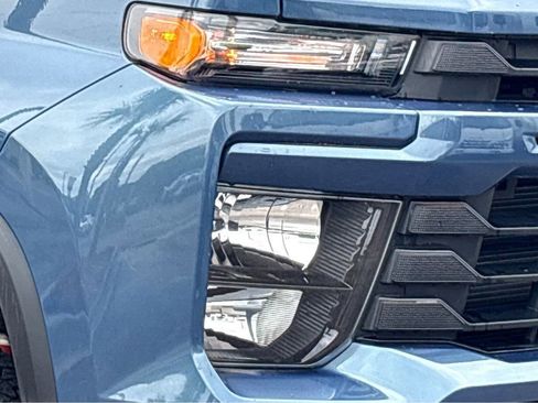 Used 2025 Chevrolet Silverado 2500 Custom w/ Custom Value Package AWD/4WD image 15