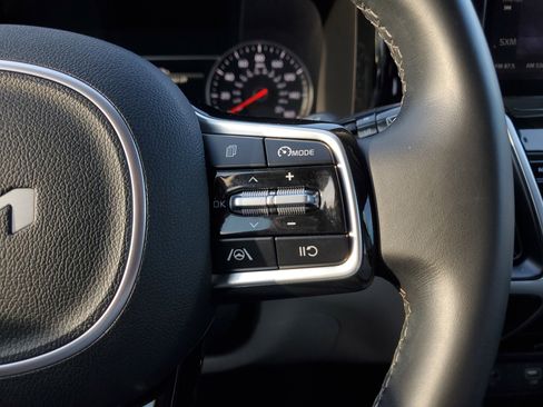 Used 2022 Kia Sorento S image 23