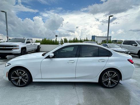 Used 2023 BMW 330i Sedan w/ Convenience Package RWD image 4