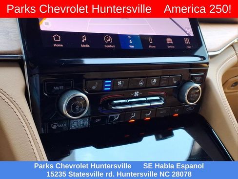 Used 2025 Jeep Grand Cherokee L Summit w/ Advanced Protech Group IV AWD/4WD image 7