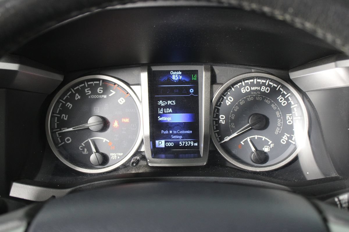 Used 2018 Toyota Tacoma SR5 RWD image 7