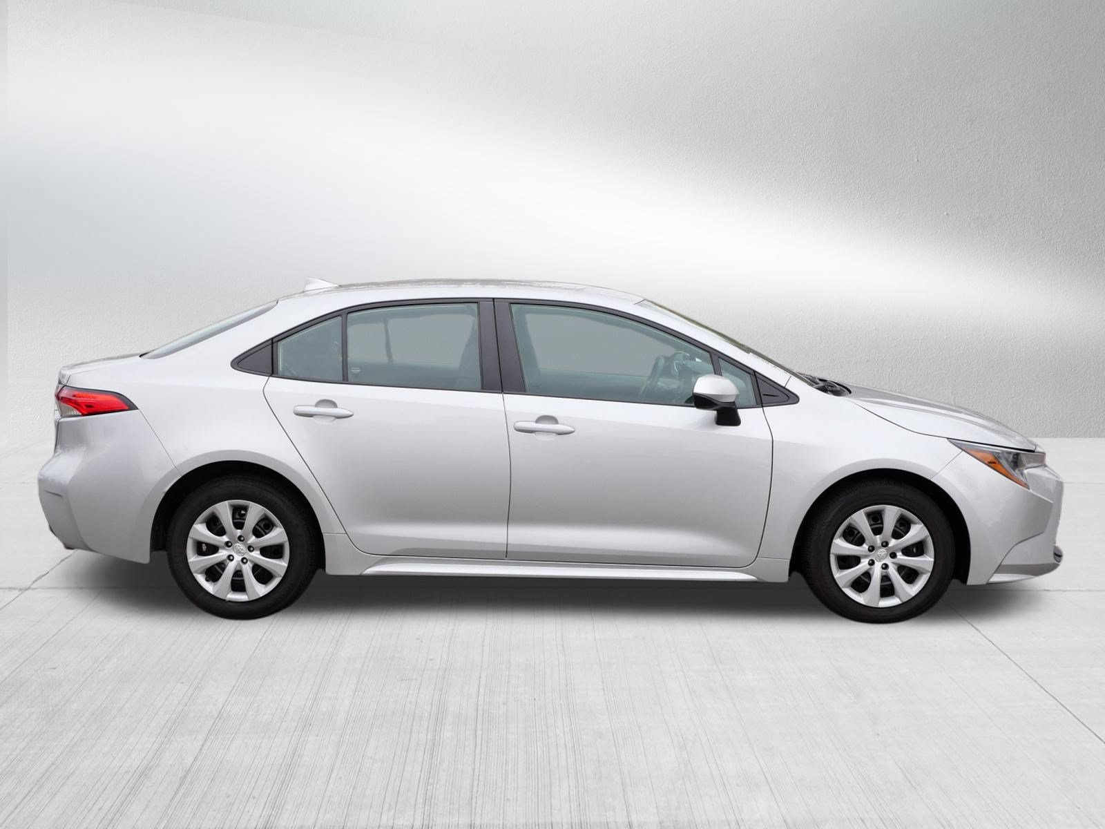 Used 2024 Toyota Corolla LE FWD image 8