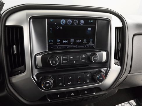 Used 2018 GMC Sierra 1500 SLE image 15