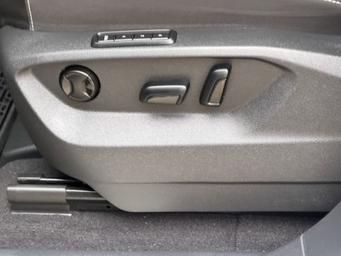 Used 2024 Volkswagen Atlas Cross Sport SEL Premium R-Line image 16