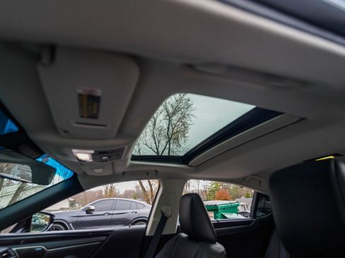 Used 2020 Lexus ES 300h Ultra Luxury image 14