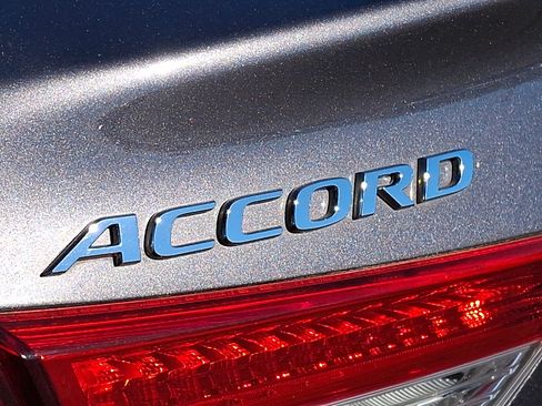 Used 2019 Honda Accord EX image 30