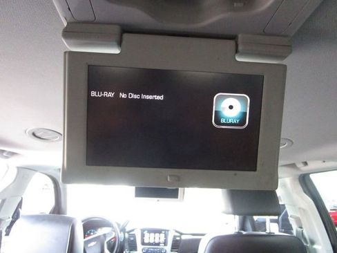 Used 2020 Chevrolet Suburban Premier image 25