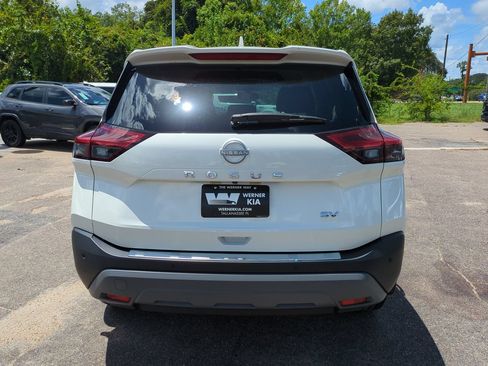 Used 2023 Nissan Rogue SV FWD image 6