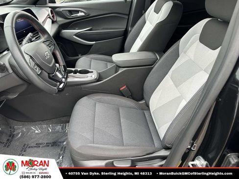 Certified 2025 Chevrolet Trax RS w/ Driver Confidence Package FWD image 17
