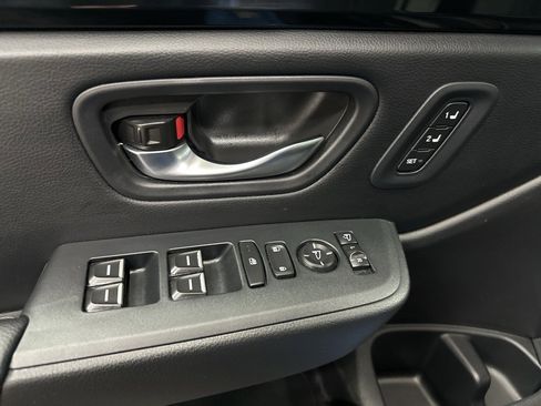 Used 2024 Honda Pilot TrailSport image 18