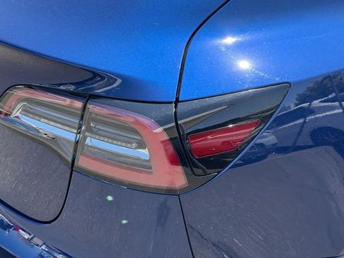 Used 2023 Tesla Model 3 Standard Range RWD image 5