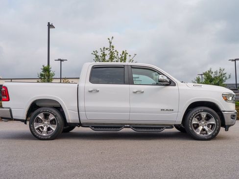 Used 2022 RAM 1500 Laramie AWD/4WD image 10